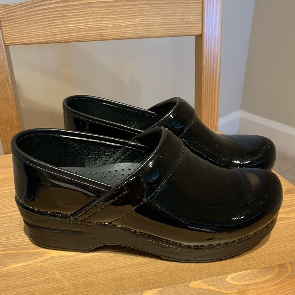 Women’s Black Patent Dansko Size 37